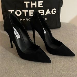 Steve Madden. Size 6. Black suede pumps.